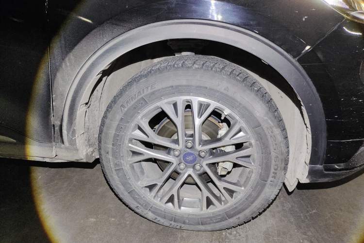 Used Ford Escape 2020 EcoBoost 245 4x4 Enjoyment Model Right Front Wheel Hub
