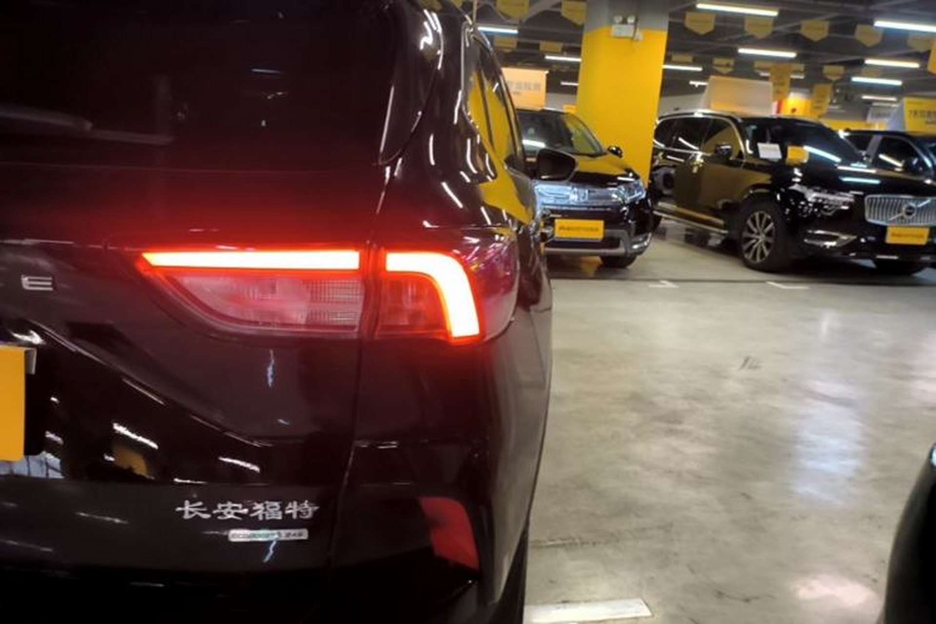 Used Ford Escape 2020 EcoBoost 245 Two-Wheel-Drive Titanium Edition Right Rear Taillight