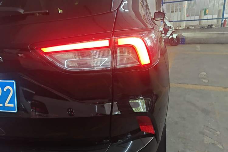 Used Ford Escape 2020 EcoBoost 245 Two-Wheel Drive Smart & Enjoyment Model Right Rear Taillight