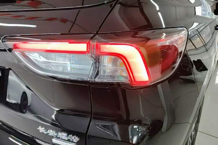 Used Ford Escape 2020 EcoBoost 245 Two-Wheel-Drive Titanium Edition Right Rear Taillight