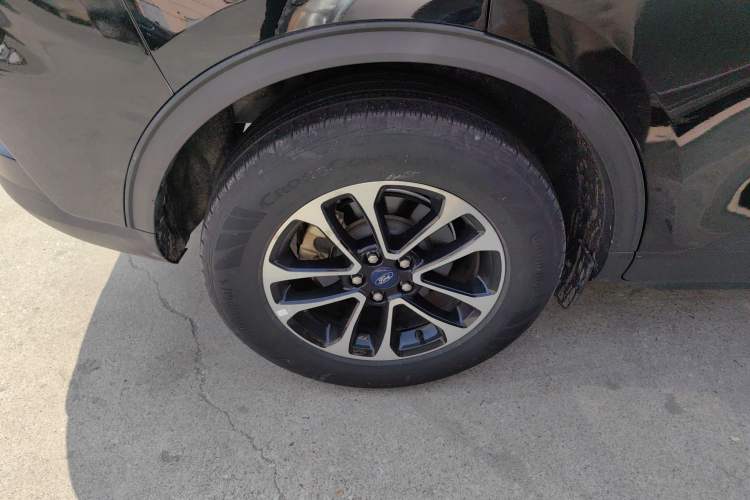 Used Ford Escape 2020 EcoBoost 245 Two-Wheel-Drive Comfort Edition Right Rear Wheel Hub