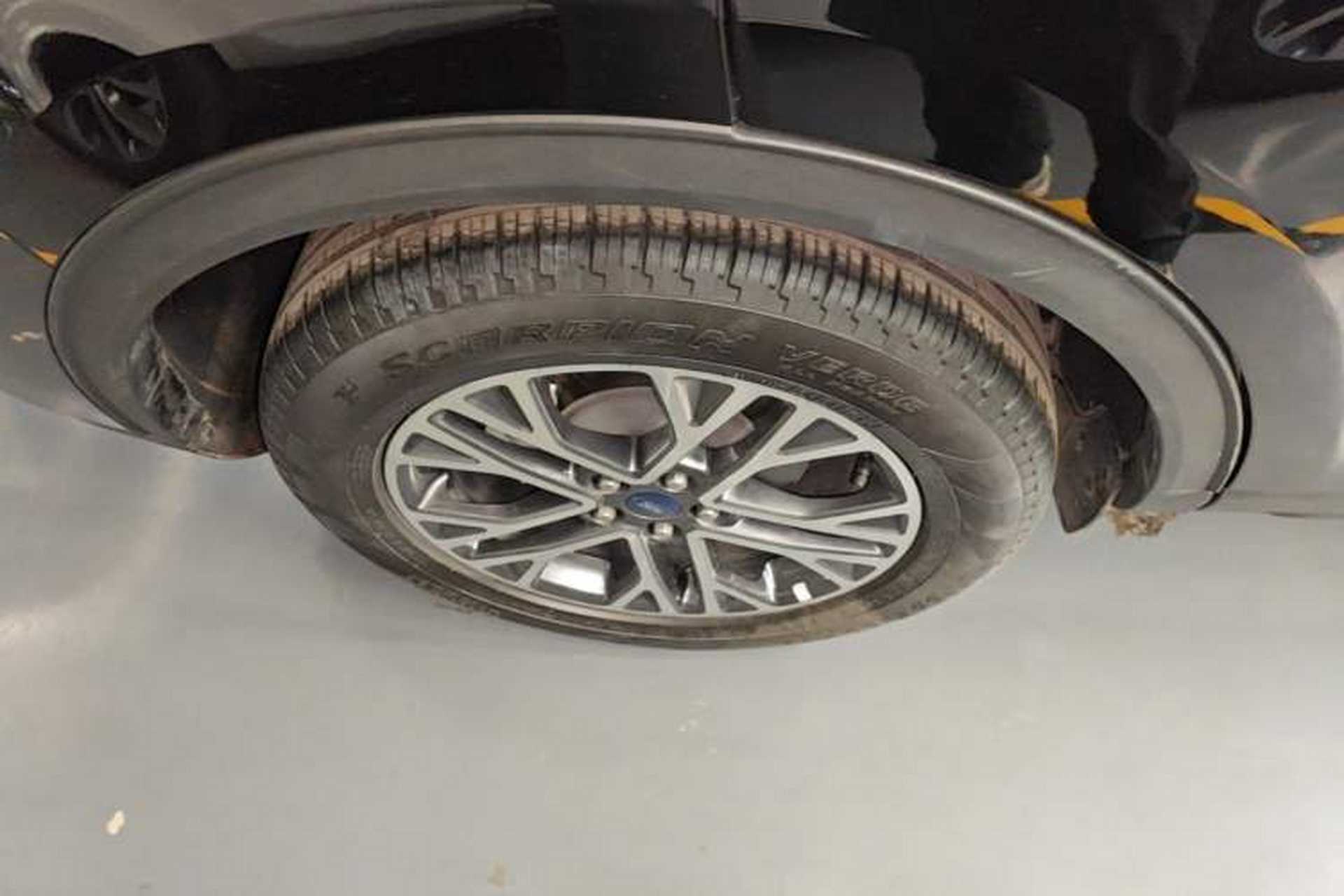 Used Ford Escape 2020 EcoBoost 245 Two-Wheel-Drive Titanium Edition Right Rear Wheel Hub