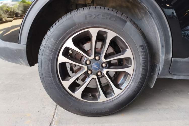 Used Ford Escape 2020 EcoBoost 245 Two-Wheel-Drive Comfort Edition Right Rear Wheel Hub