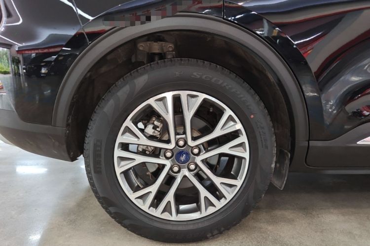 Used Ford Escape 2020 EcoBoost 245 Two-Wheel-Drive Titanium Edition Right Rear Wheel Hub
