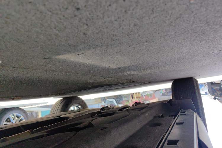 Used Ford Escape 2020 EcoBoost 245 Two-Wheel-Drive Comfort Edition Right Side Sill