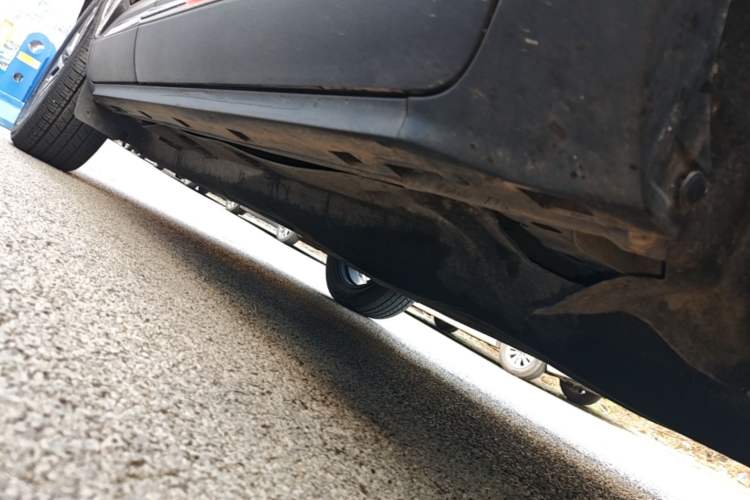 Used Ford Escape 2020 EcoBoost 245 Four-Wheel Drive Titanium Edition Right Side Sill