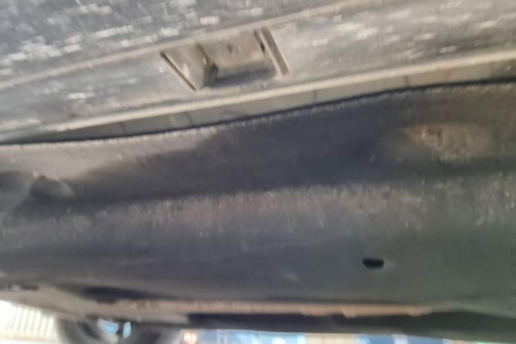 Used Ford Escape 2020 EcoBoost 245 Four-Wheel Drive Luxury Edition Right Side Sill
