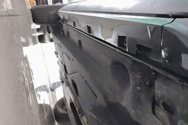 Used Ford Escape 2020 EcoBoost 245 Two-Wheel-Drive Titanium Edition Right Side Sill