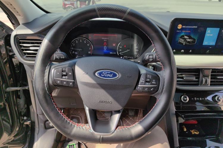 Used Ford Escape 2020 EcoBoost 245 Two-Wheel-Drive Comfort Edition Steering Wheel