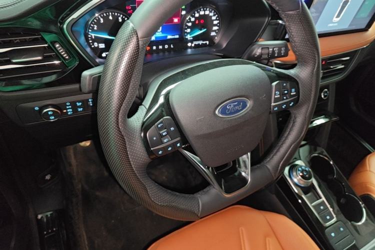 Used Ford Escape 2020 EcoBoost 245 Two-Wheel-Drive Titanium Edition Steering Wheel