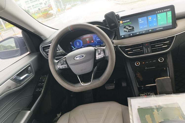 Used Ford Escape 2020 EcoBoost 245 Four-Wheel Drive Luxury Edition Steering Wheel