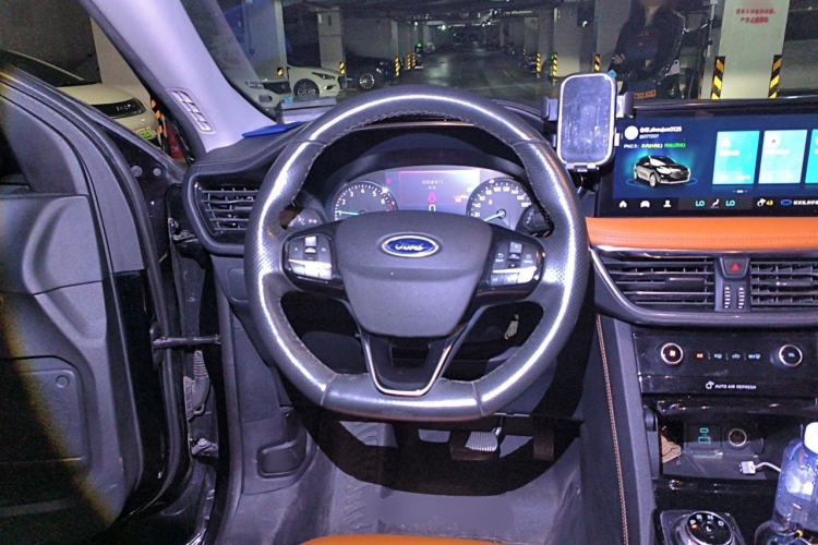 Used Ford Escape 2020 EcoBoost 245 Two-Wheel-Drive Titanium Edition Steering Wheel