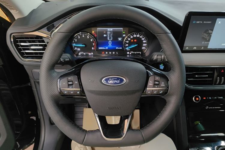Used Ford Escape 2020 EcoBoost 245 Two-Wheel-Drive Titanium Edition Steering Wheel