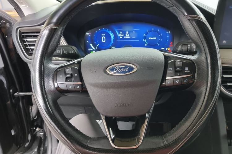 Used Ford Escape 2020 EcoBoost 245 Four-Wheel Drive Luxury Edition Steering Wheel