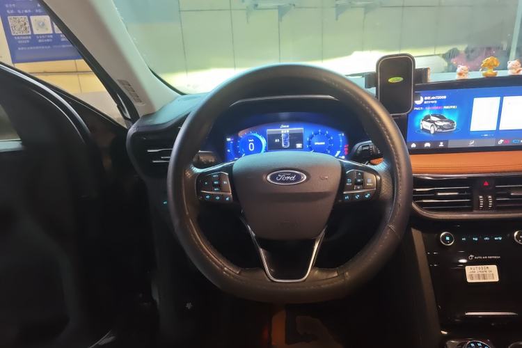 Used Ford Escape 2020 EcoBoost 245 Four-Wheel Drive Luxury Edition Steering Wheel