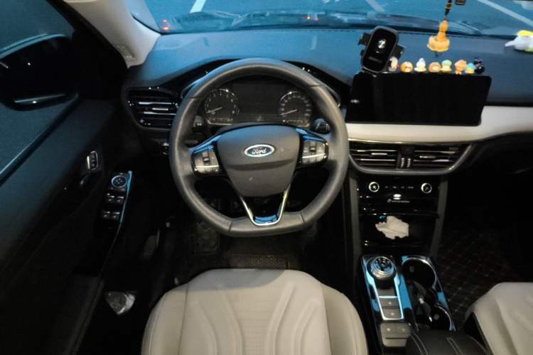 Used Ford Escape 2020 EcoBoost 245 Two-Wheel-Drive Titanium Edition Steering Wheel
