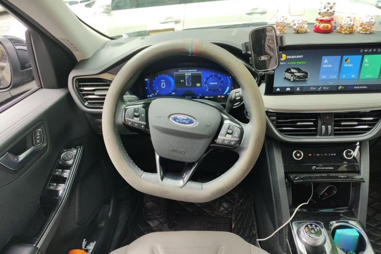 Used Ford Escape 2020 EcoBoost 245 Four-Wheel Drive Luxury Edition Steering Wheel