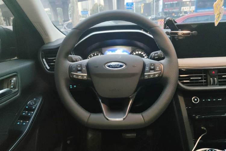 Used Ford Escape 2020 EcoBoost 245 Two-Wheel-Drive Comfort Edition Steering Wheel