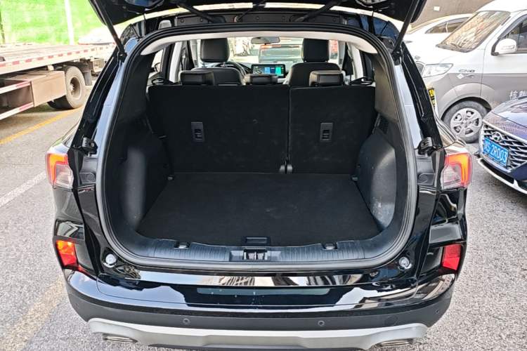 Used Ford Escape 2020 EcoBoost 245 Four-Wheel Drive Titanium Edition Trunk