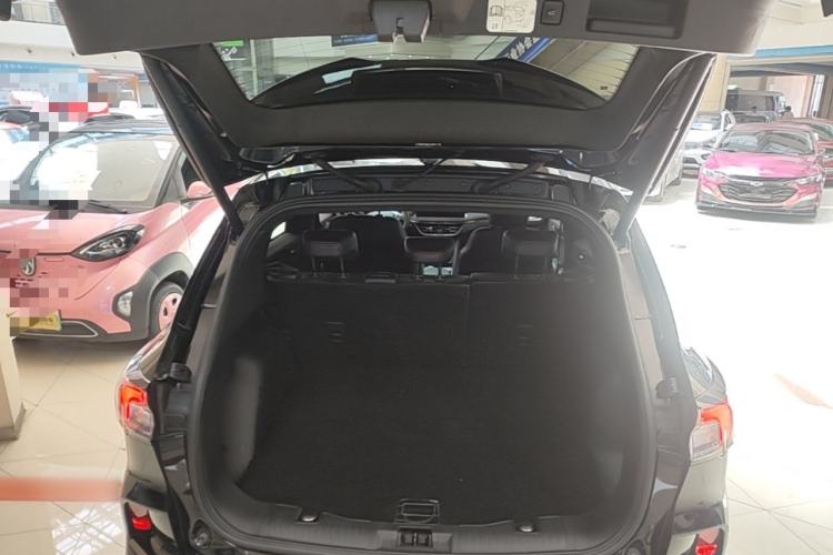 Used Ford Escape 2020 EcoBoost 245 Four-Wheel Drive ST-LINE Deluxe Edition Trunk