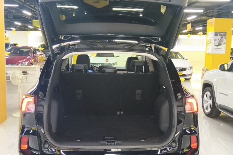 Used Ford Escape 2020 EcoBoost 245 Four-Wheel Drive Luxury Edition Trunk