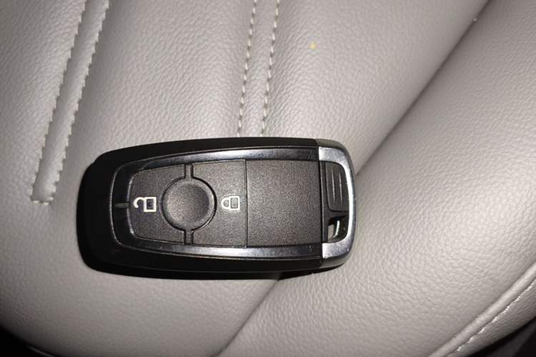 Used Ford Escape 2020 EcoBoost 245 Two-Wheel-Drive Comfort Edition Vehicle Key