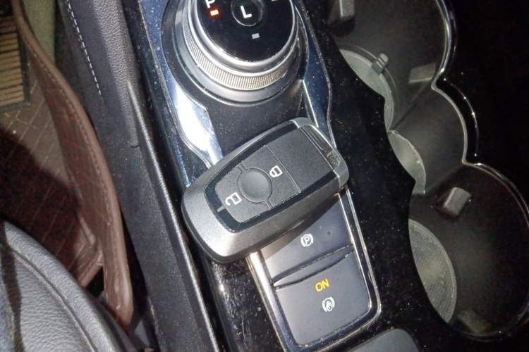 Used Ford Escape 2020 EcoBoost 245 Two-Wheel-Drive Comfort Edition Vehicle Key