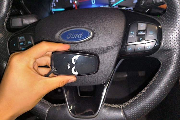 Used Ford Escape 2020 EcoBoost 245 Two-Wheel-Drive Titanium Edition Vehicle Key