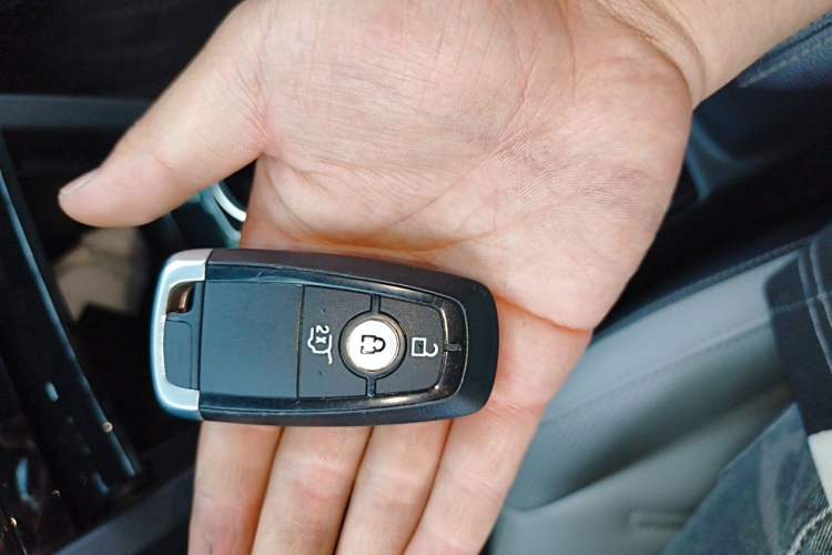 Used Ford Escape 2020 EcoBoost 245 Two-Wheel Drive Smart & Enjoyment Model Vehicle Key