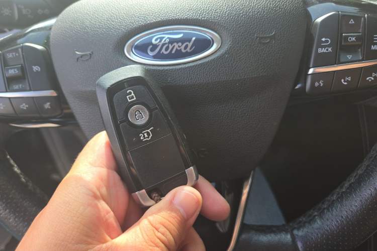Used Ford Escape 2020 EcoBoost 245 Four-Wheel Drive Luxury Edition Vehicle Key