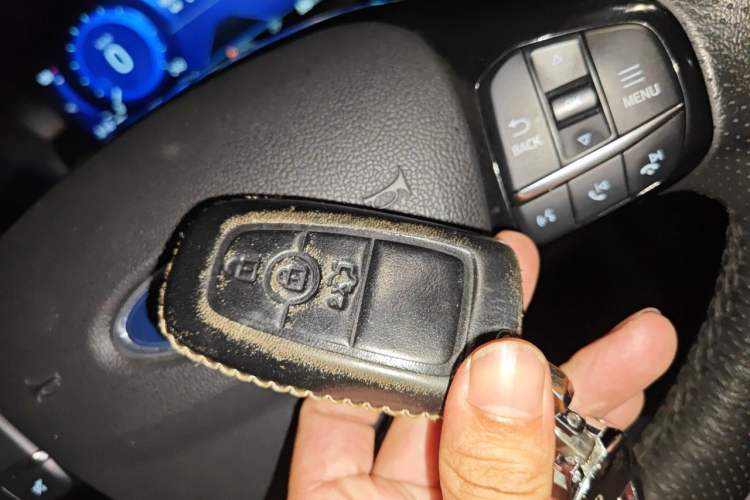 Used Ford Escape 2020 EcoBoost 245 Four-Wheel Drive Luxury Edition Vehicle Key