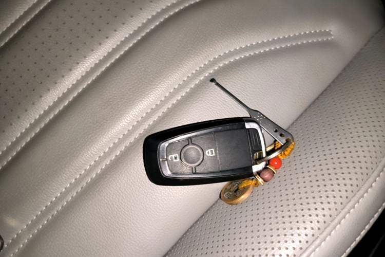 Used Ford Escape 2020 EcoBoost 245 Two-Wheel-Drive Titanium Edition Vehicle Key