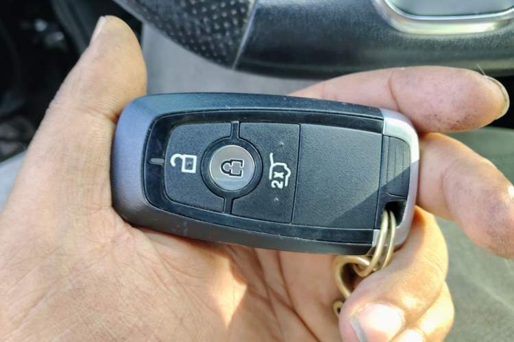 Used Ford Escape 2020 EcoBoost 245 Four-Wheel Drive ST-LINE Deluxe Edition Vehicle Key
