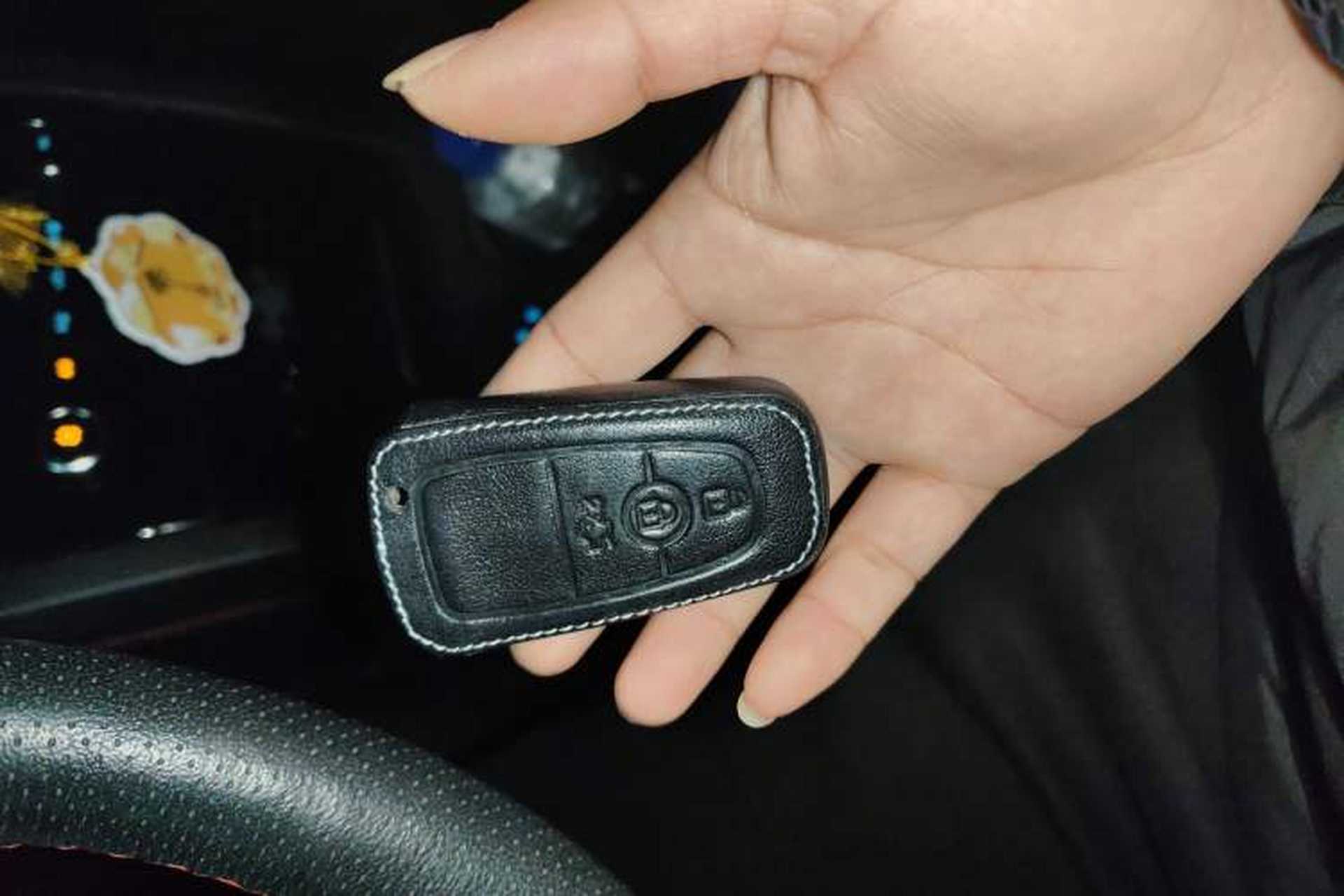 Used Ford Escape 2020 EcoBoost 245 Four-Wheel Drive ST-LINE Deluxe Edition Vehicle Key