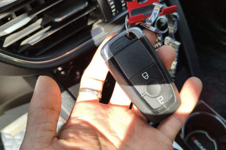 Used Ford Escape 2020 EcoBoost 245 Four-Wheel Drive Titanium Edition Vehicle Key