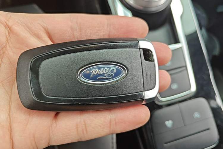 Used Ford Escape 2020 EcoBoost 245 Four-Wheel Drive Titanium Edition Vehicle Key