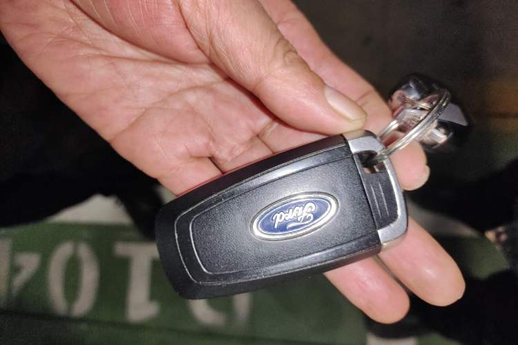 Used Ford Escape 2020 EcoBoost 245 4x4 Enjoyment Model Vehicle Key