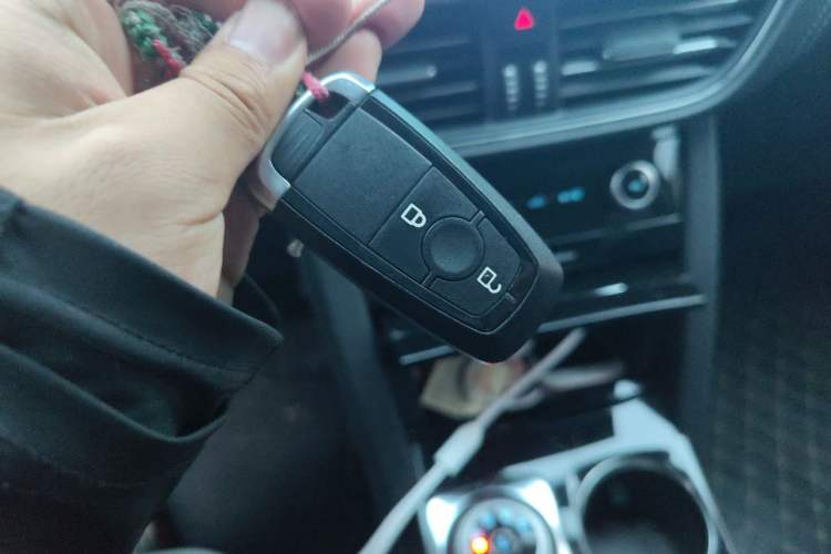Used Ford Escape 2020 EcoBoost 245 Two-Wheel-Drive Titanium Edition Vehicle Key
