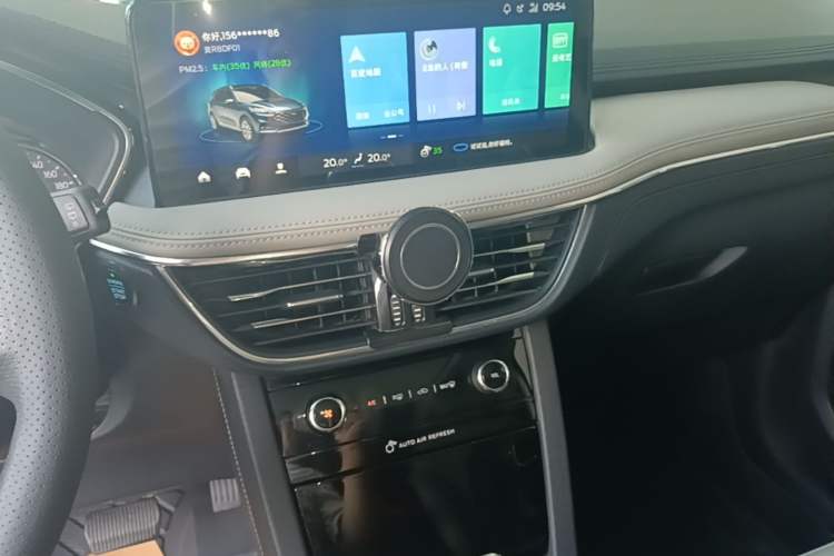 Used Ford Escape 2020 EcoBoost 245 Four-Wheel Drive Titanium Edition Audio And AC Panel