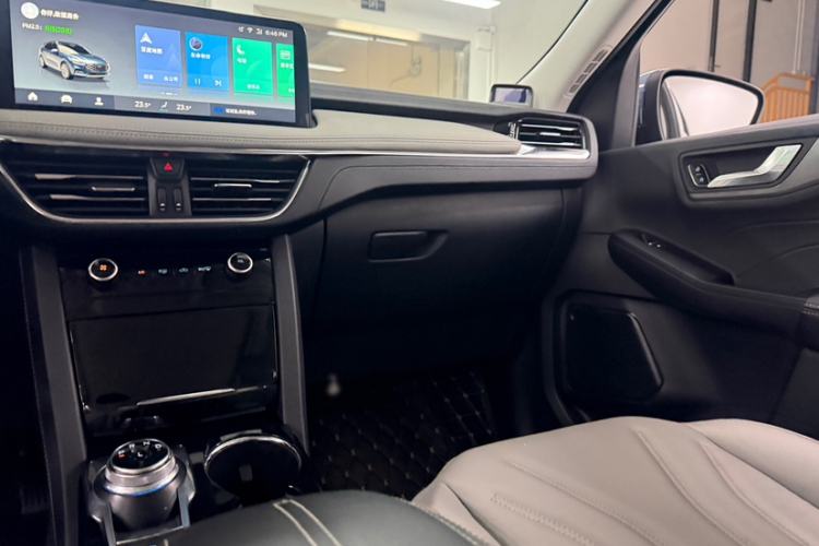 Used Ford Escape 2020 EcoBoost 245 Two-Wheel-Drive Comfort Edition Audio And AC Panel