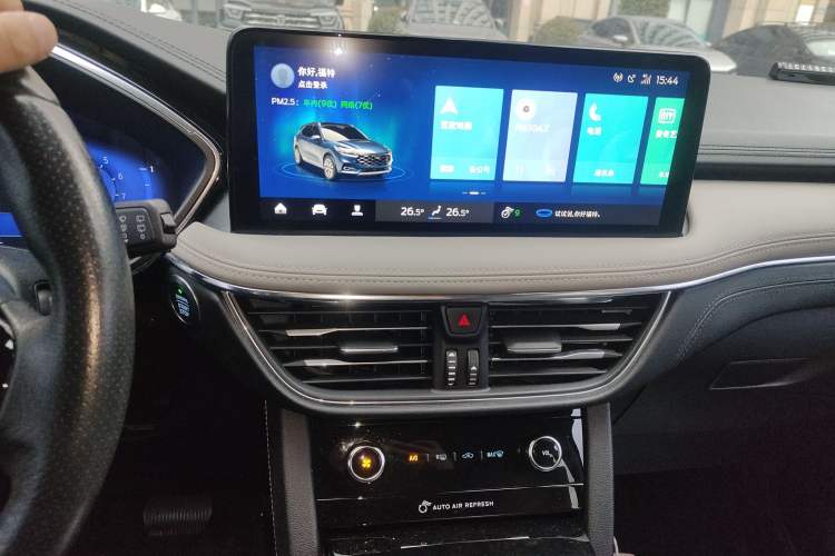 Used Ford Escape 2020 EcoBoost 245 Four-Wheel Drive Luxury Edition Audio And AC Panel