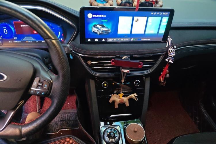 Used Ford Escape 2020 EcoBoost 245 Four-Wheel Drive ST-LINE Deluxe Edition Audio And AC Panel