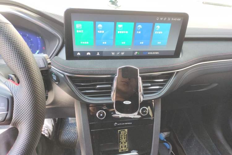 Used Ford Escape 2020 EcoBoost 245 Four-Wheel Drive ST-LINE Deluxe Edition Audio And AC Panel