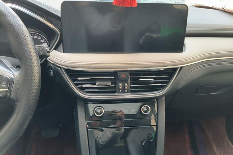 Used Ford Escape 2020 EcoBoost 245 Two-Wheel Drive Smart & Enjoyment Model Audio And AC Panel