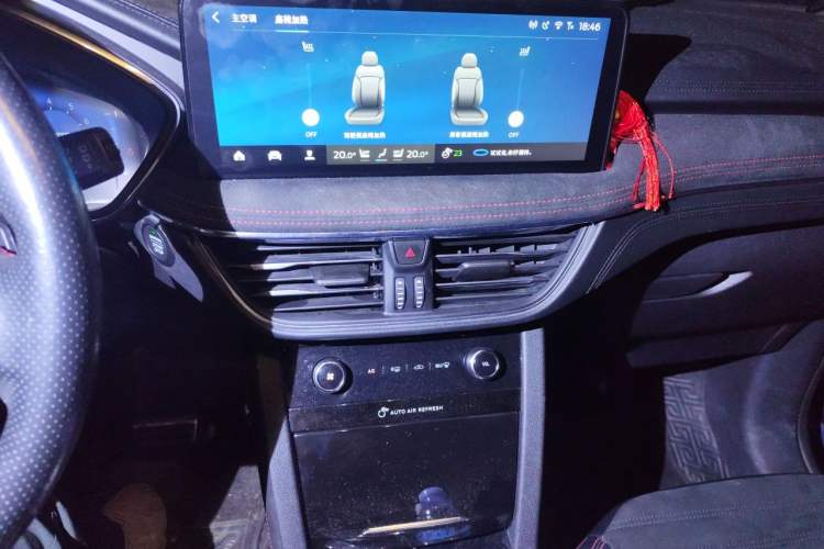 Used Ford Escape 2020 EcoBoost 245 Four-Wheel Drive ST-LINE Deluxe Edition Audio And AC Panel