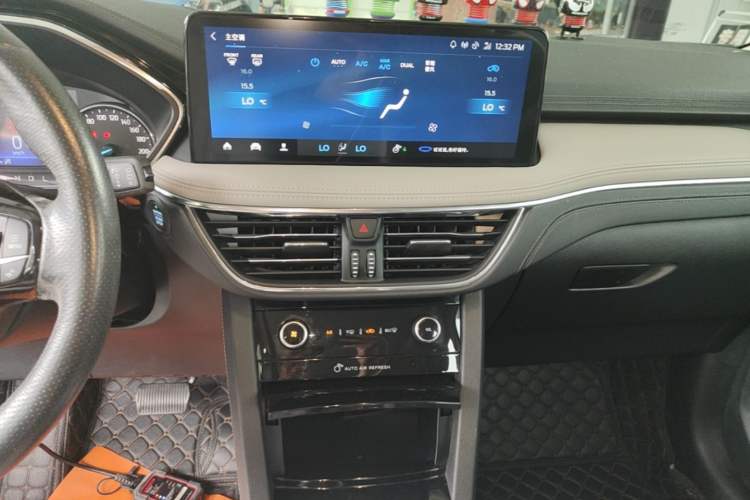 Used Ford Escape 2020 EcoBoost 245 4x4 Enjoyment Model Audio And AC Panel