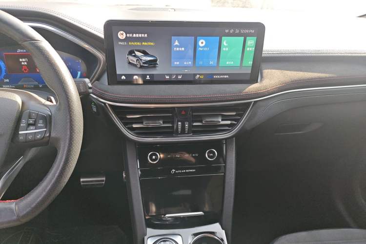 Used Ford Escape 2020 EcoBoost 245 Four-Wheel Drive ST-LINE Deluxe Edition Audio And AC Panel