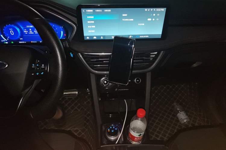 Used Ford Escape 2020 EcoBoost 245 Four-Wheel Drive ST-LINE Deluxe Edition Audio And AC Panel