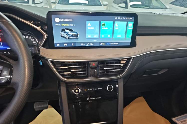 Used Ford Escape 2020 EcoBoost 245 Two-Wheel-Drive Titanium Edition Audio And AC Panel