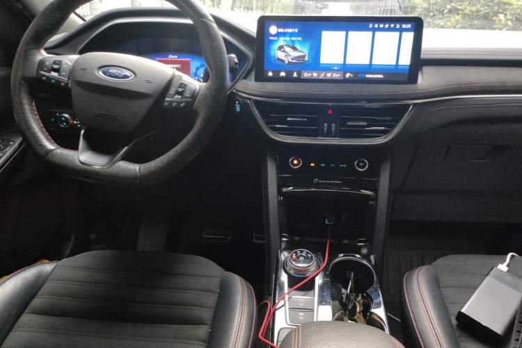 Used Ford Escape 2020 EcoBoost 245 Four-Wheel Drive ST-LINE Deluxe Edition Audio And AC Panel